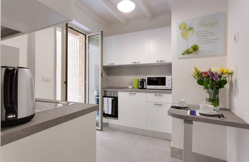 Trastevere Apartment | Grotta Pinta 1 | Apartment with a balcony in Campo de' Fiori!