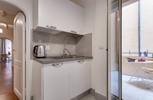Trastevere Apartment | Grotta Pinta 1 | Apartment with a balcony in Campo de' Fiori!