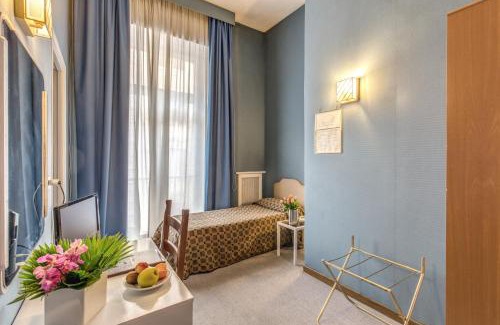 Rione III Colonna Hotel | Hotel King
