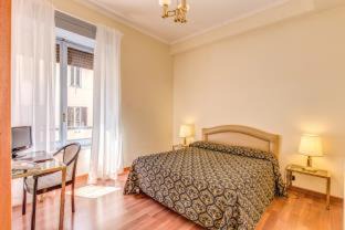 Rione III Colonna Hotel | Hotel King