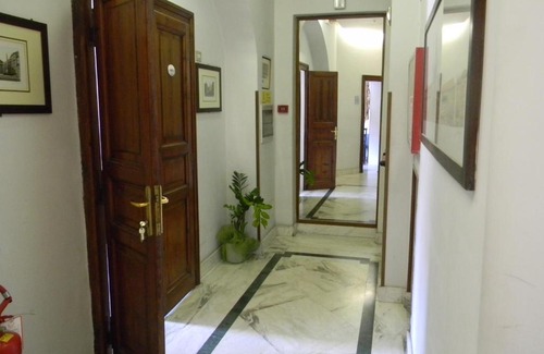 Rione VI Parione Hotel | Hotel Primavera