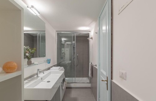 Rione IV Campo Marzio Apartment | iFlat Pantheon Historic Two-Story Apartment