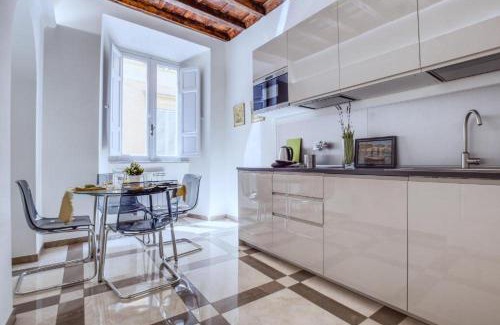 Rione II Trevi Apartment | iFlat Trevi's Sweet Paradise