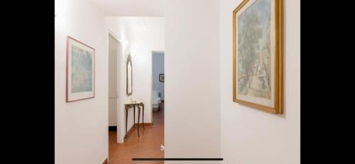 Monti Apartment | IN FRONT OF COLISEUM 2
