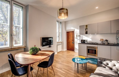 Rione VII Regola Apartment | Just renovated with river view 2bedroom apartment in the heart of historic center.