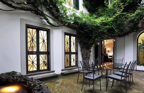 Trastevere Apartment | La Palazzina Santa Dorotea, Splendid Rome Townhouse with Courtyard Garden