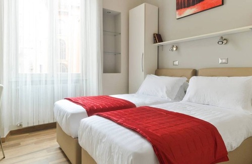 Rione IV Campo Marzio Apartment | Lata Luxury Apartment (Red)
