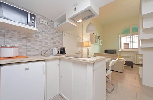 Trastevere Apartment | Lovely Comfort Studio In Trastevere By Halldis