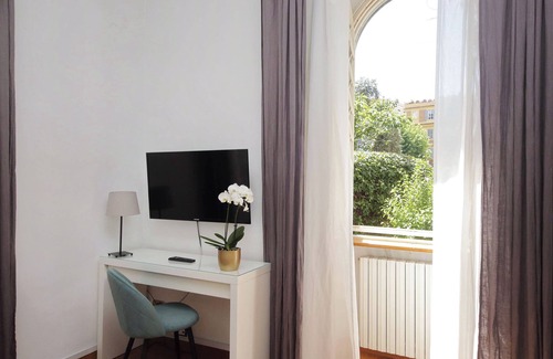 Vatican Apartment | LUXURY APARTMENT for 10 - ROME by FOOT-S'PETER BASILICA-AirCond WiFi Netflix Sky