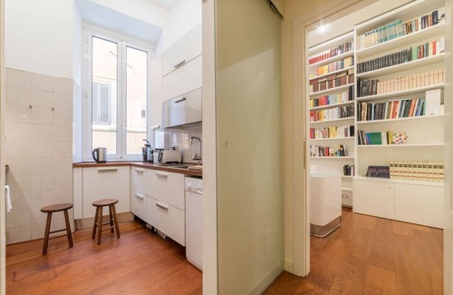 Rione V Ponte Apartment | Monte Giordano 4 Pax Apartment