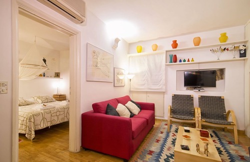 Rione V Ponte Apartment | Montevecchio 26 | Few meters from Piazza Navona