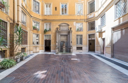 Rione VI Parione Apartment | Monumental building in the center of the ancient Rome