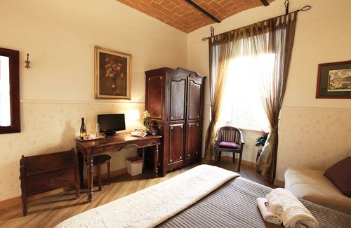 Vatican House | Motel
