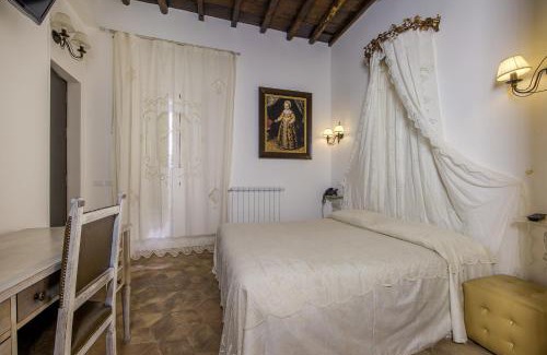 Rione VI Parione House | Off