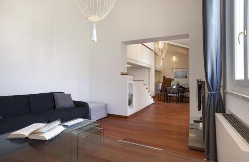 Rione III Colonna Apartment | Oriana Homèl Roma