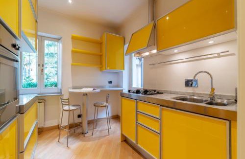 Rione VIII Sant'Eustachio Apartment | Pantheon View Apartment