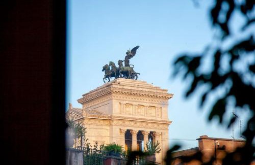 Rione XI Sant'Angelo Apartment | Peaceful apartment in piazza Venezia's alleys