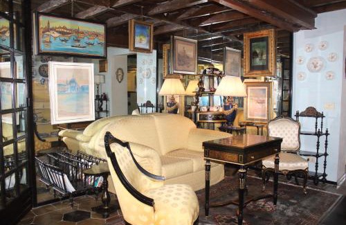 Rione VIII Sant'Eustachio Apartment | Penelope's House