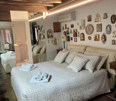 Rione VIII Sant'Eustachio Apartment | Penelope's House