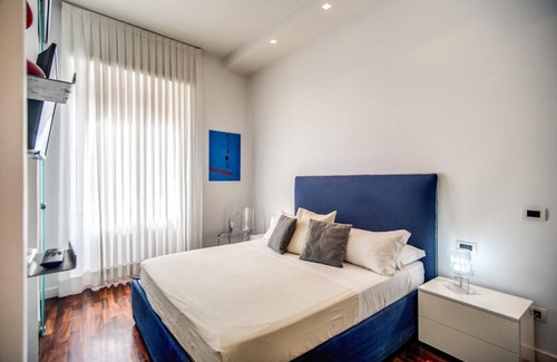 Rione IV Campo Marzio Apartment | Pgrhome RIVERSIDE NAVONA/SPANISHSTEPS 3BEDR 4BATHS