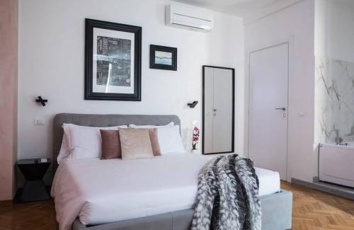 Trastevere Apartment | Pink Intimate Jacuzzi Suite Trastevere