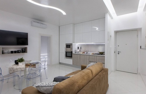 Rione III Colonna Apartment | Prestigious apartment with view on Piazza Venezia | Piazza Venezia View Luxury Apartment B