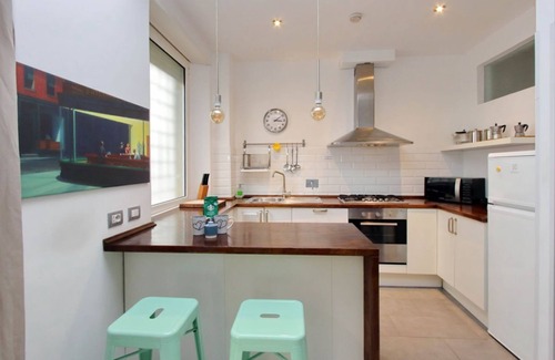Trastevere Apartment | Quaint apartment with vintage furnishings for 6 in the heart of Trastevere