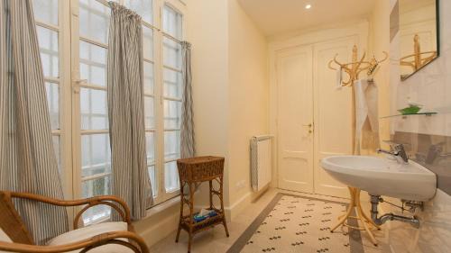 Rione XI Sant'Angelo Apartment | Rental in Rome Ghetto Garden