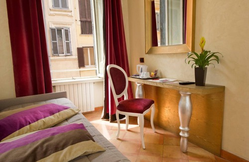 Rione III Colonna House | Residenza Frattina