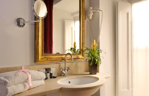 Rione III Colonna House | Residenza Frattina