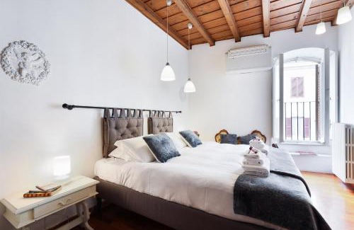Rione III Colonna Apartment | Rome As You Feel - Maison Spanish Steps