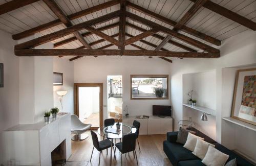 Rione IV Campo Marzio Apartment | RomeAsYouLike - Babuino Sweet Loft