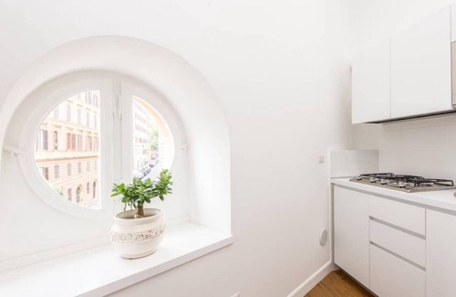 Trastevere Apartment | San Cosimato Luxury Bright Apartment