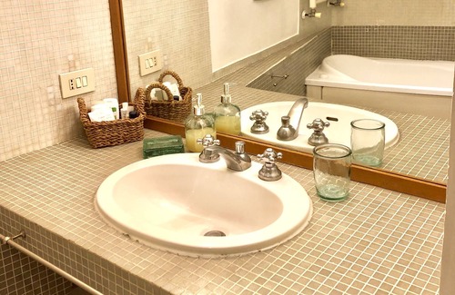 Trastevere House | Sant’Onofrio Trastevere Vatican apartment Rome