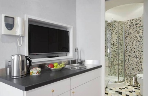 Rione IX Pigna Apartment | Secret Studio Retreat in the Heart of the Ghetto by Houseeds