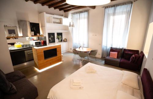 Rione IV Campo Marzio Apartment | Silver Spanish's steps