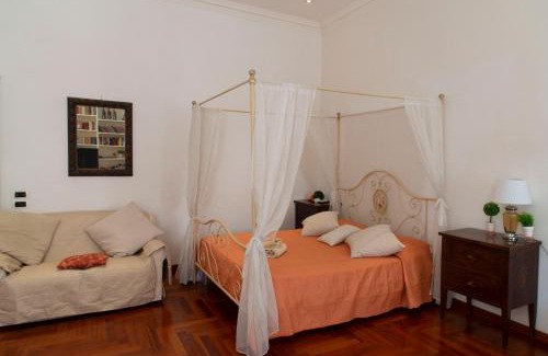 Rione III Colonna Apartment | Sistina 138 Luxury Home