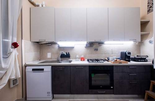 Monti Apartment | Smart House Colosseo by BarbarHouse