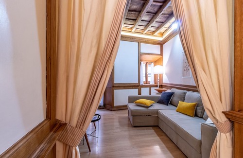 Rione IV Campo Marzio Apartment | Spagna Historical Apartment by Spanish Steps