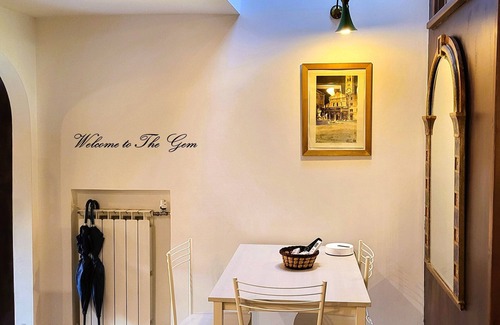 Trastevere Apartment | The Gem - Trastevere Cozy Retreat with pool