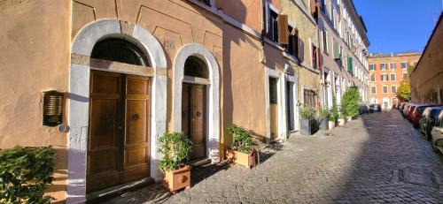 Trastevere Apartment | The Gem - Trastevere Cozy Retreat with pool