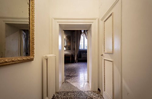 Rione IV Campo Marzio Apartment | The Princess Suite
