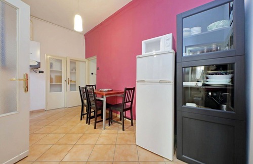 Rione II Trevi Apartment | Trevi Comfort, Bright 1 Br Flat By Halldis