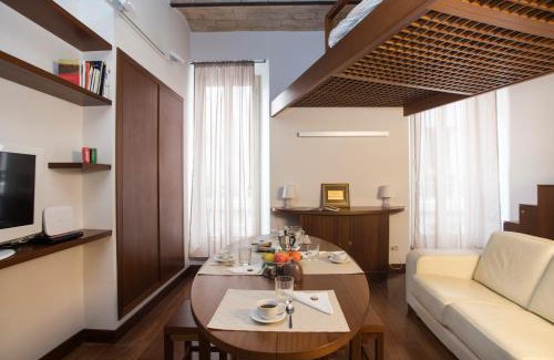 Rome City Centre Apartment | Trevi Fountain - Lovely Loft Apartment
