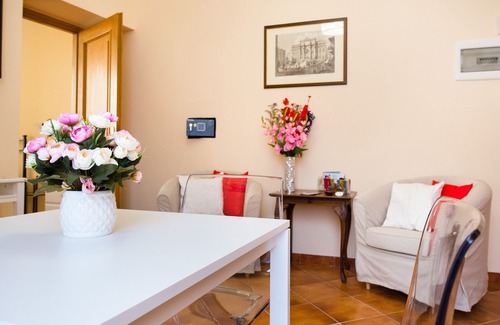 Rione II Trevi Apartment | TrevInn - Central Trevi Fountain Suites Apartment