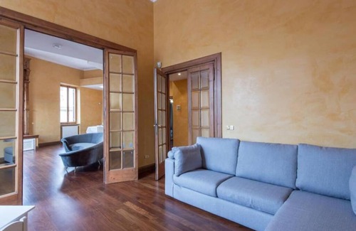 Rione XIV Borgo Apartment | Vatican Luxury View