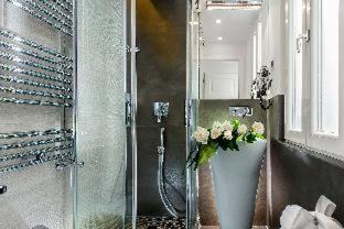 Rione XIV Borgo House | Vatican Style