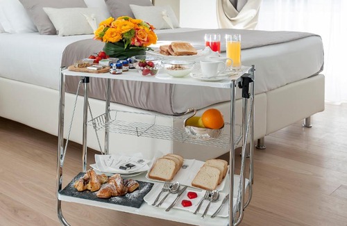 Rione XIV Borgo House | Vatican Style Suite