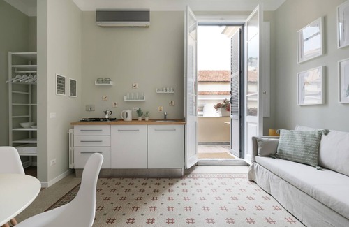 Rione XIV Borgo Apartment | Vatican Stylish Apartment