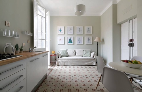 Rione XIV Borgo Apartment | Vatican Stylish Apartment